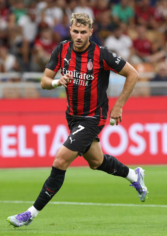 Milan, accordo col Porto per Gimenez: il giocatore già oggi in Portogallo, formula e cifre