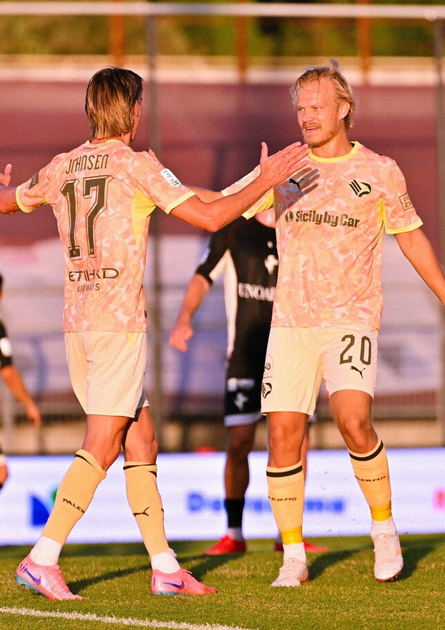 Il Palermo al 94', il Mantova d'autorità: doppio aggancio alla vetta