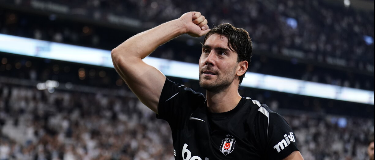 Vlahovic si sblocca con 3 gol: il Besiktas di Italiano stende il Corum 6-2