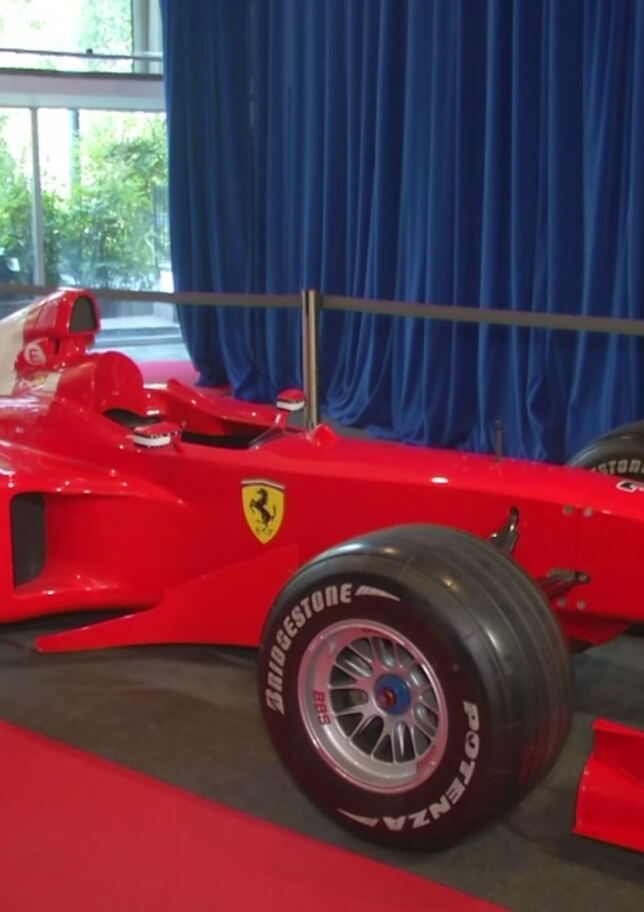 Monza, Ferrari nel nome di Schumi: la F399 all'Aci di Milano