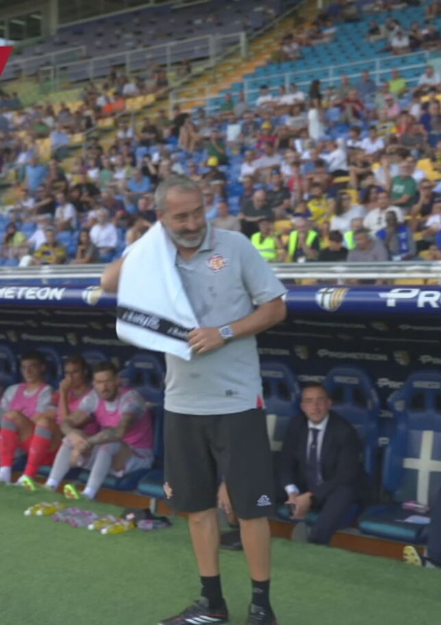 Giampaolo sudatissimo: "Hanno caldo anche i seggiolini"