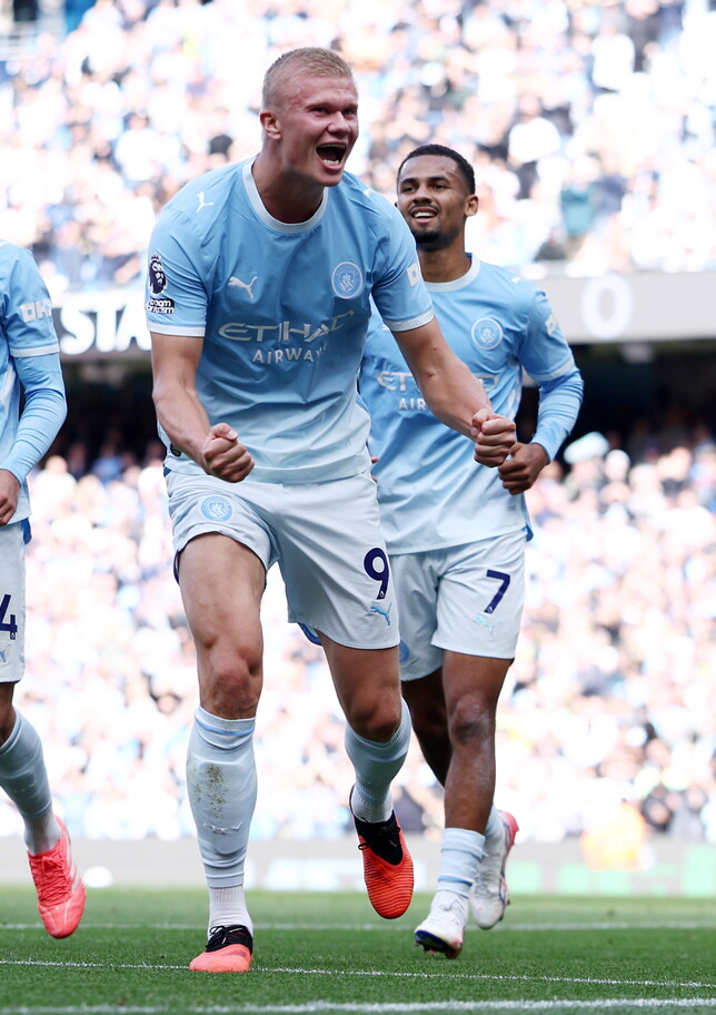 Haaland porta il Manchester City in vetta, primo punto per il Tottenham, di De Zerbi