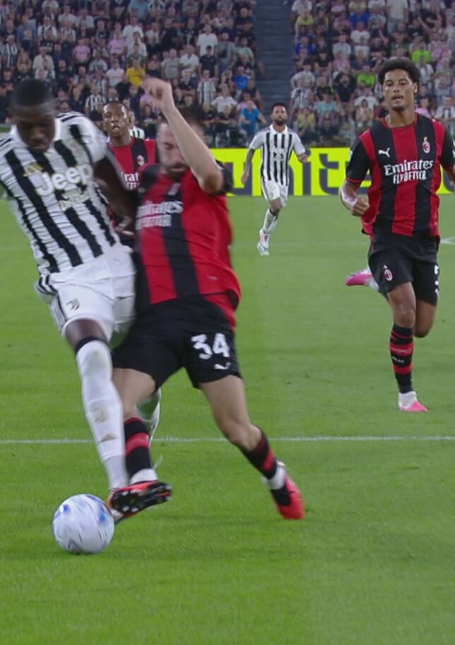 La moviola di Juve-Milan: manca un rigore su Kolo Muani?