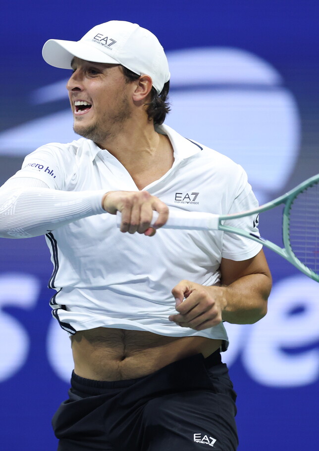 Niente più italiani agli US Open: Zverev spazza via Darderi e vola ai quarti