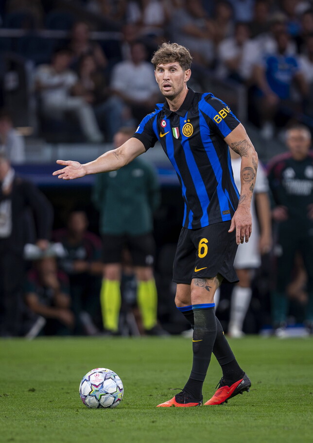 Chivu cerca nuove certezze in difesa: Stones è pronto alla prima da titolare