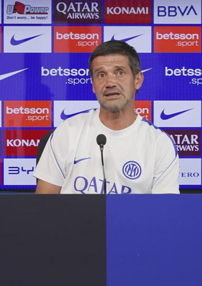 Chivu: "La squadra è serena. Ma pensiamo solo alla crescita"