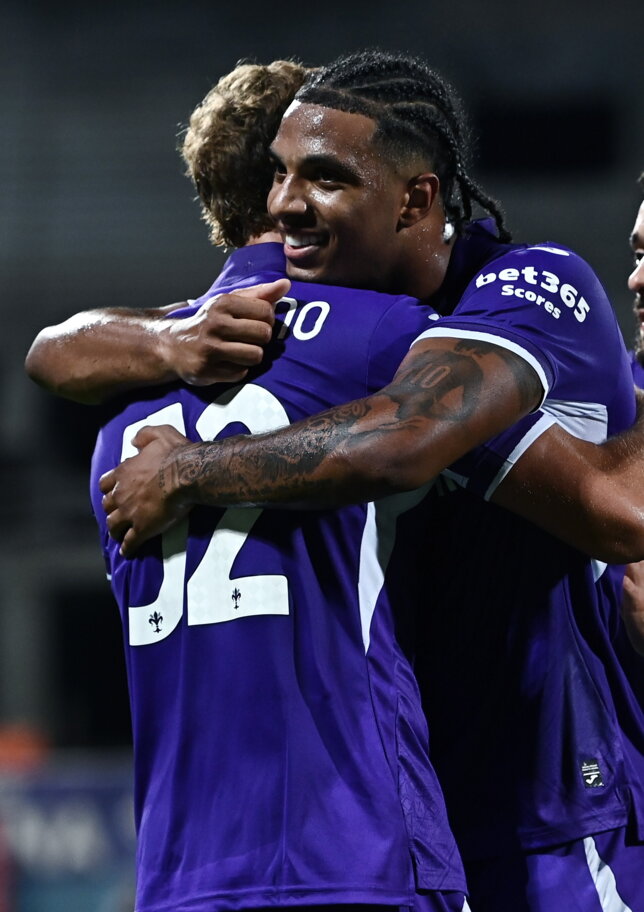 Pellegrino, Gnonto e Pedro Gonçalves eliminano il Pisa e portano la Fiorentina agli ottavi con il Napoli