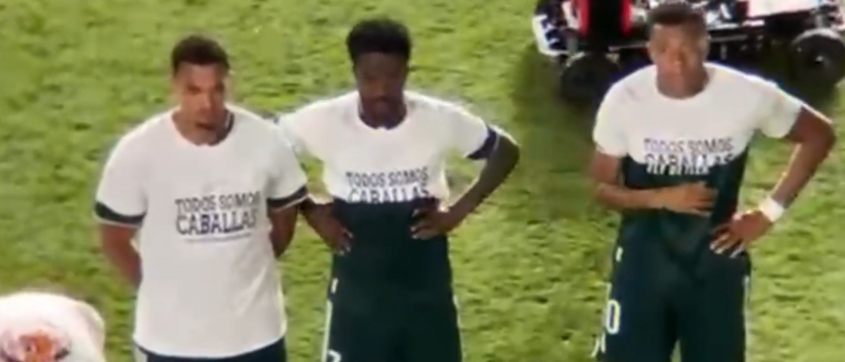 Polemica in Spagna, Mbappè e Vinicius si coprono la maglia a sostegno di Ceuta