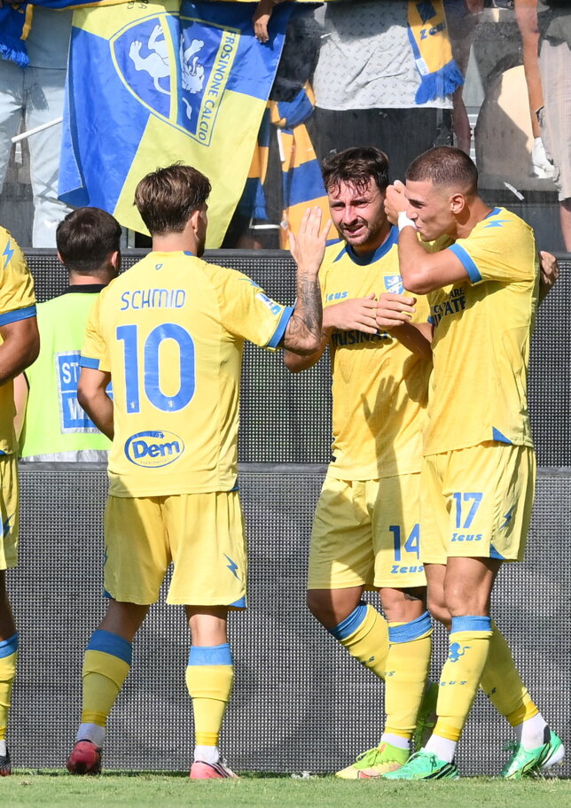 Palmisani è un muro, Calò e Kvernadze gol: che impresa del Frosinone, il Como si arrende