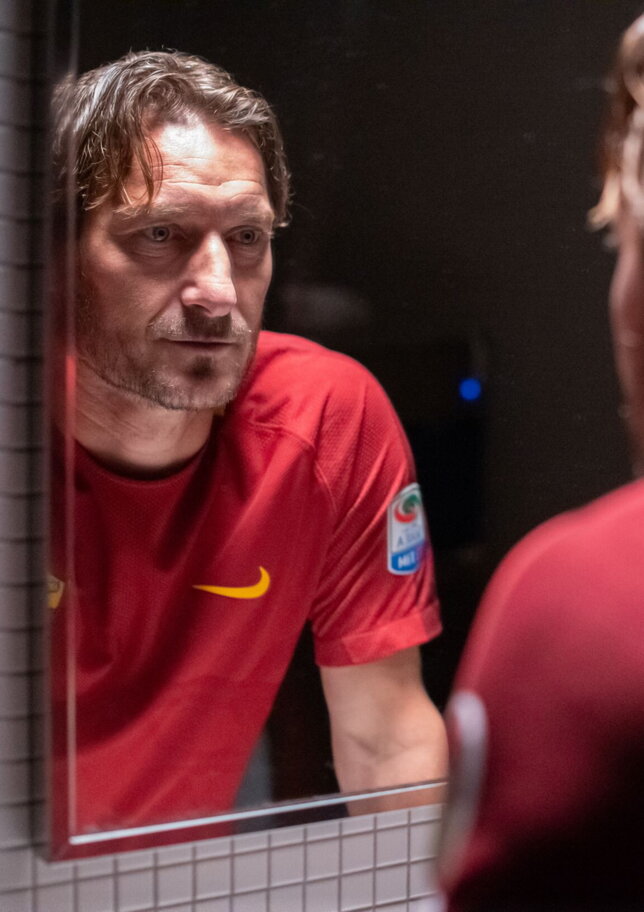 Un campione, un romano, un romanista: i 50 anni di Totti, re eterno di Roma