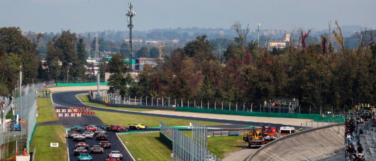 Automobilismo, a Monza si corre l'International GT Open