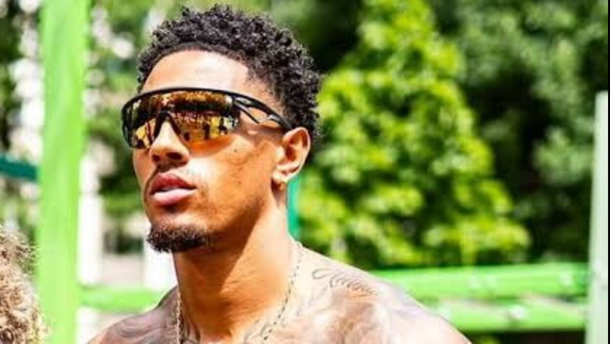 Okoye: "Dicono che sono il calciatore più bello del mondo". Sul flirt con Belen…