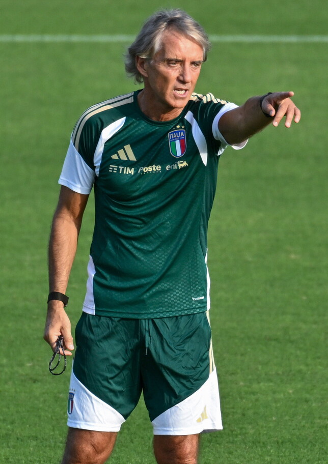 Mancini: "I ragazzi sono pronti, speriamo di fare le scelte giuste. Pio e Kean insieme? Possibile"