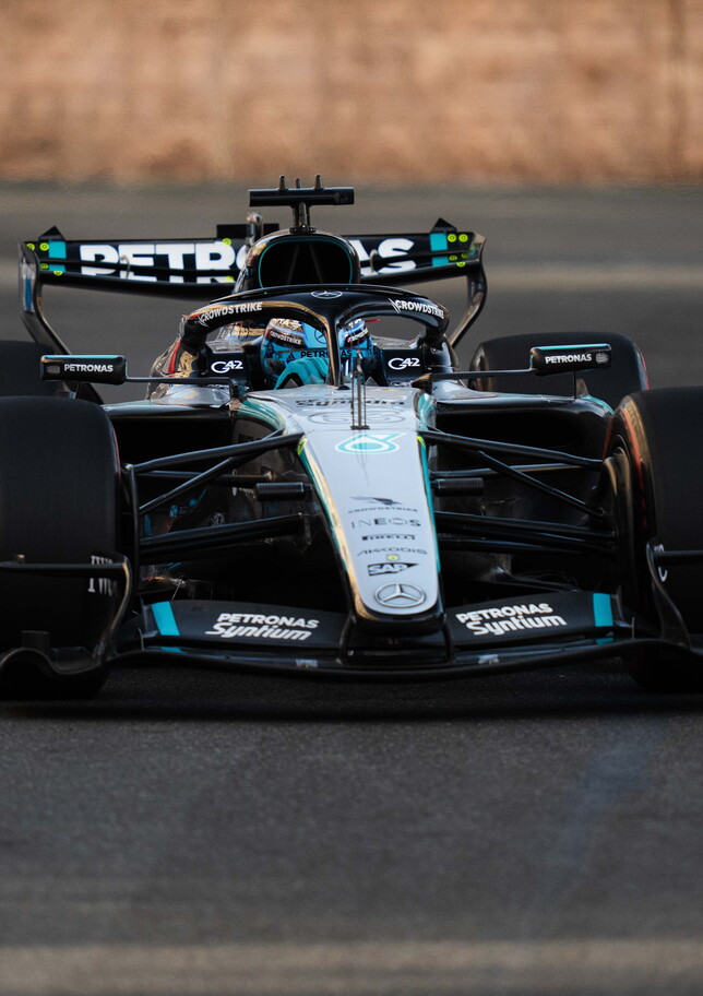 Doppio disastro Antonelli: sbatte e Russell si prende la pole. Kimi partirà 16°, Leclerc 2°