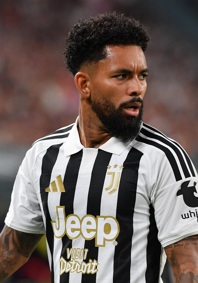Svolta a sorpresa: ora Douglas Luiz può rinnovare, il piano della Juventus