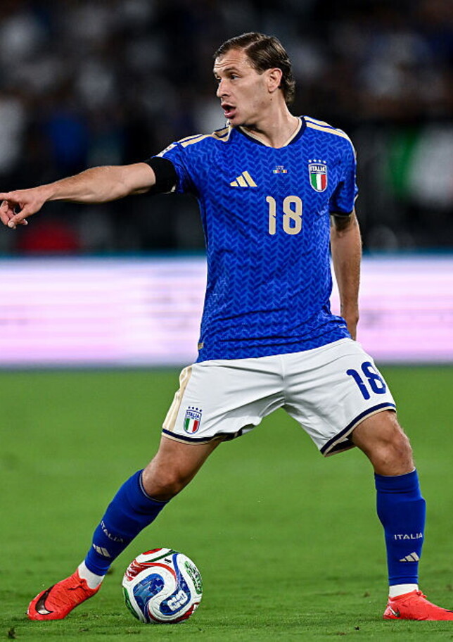 Barella non parte con gli azzurri per Bursa: Mancini ne lascia dieci ad allenarsi a Coverciano