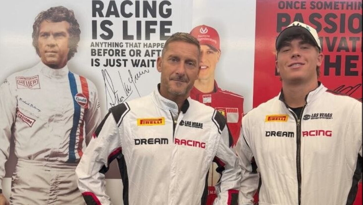 Ma quale Roma? Totti festeggia il compleanno in circuito a Las Vegas