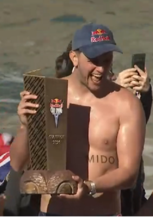 Red Bull Cliff Diving a Polignano: 45mila persone in delirio, Heslop campione del mondo