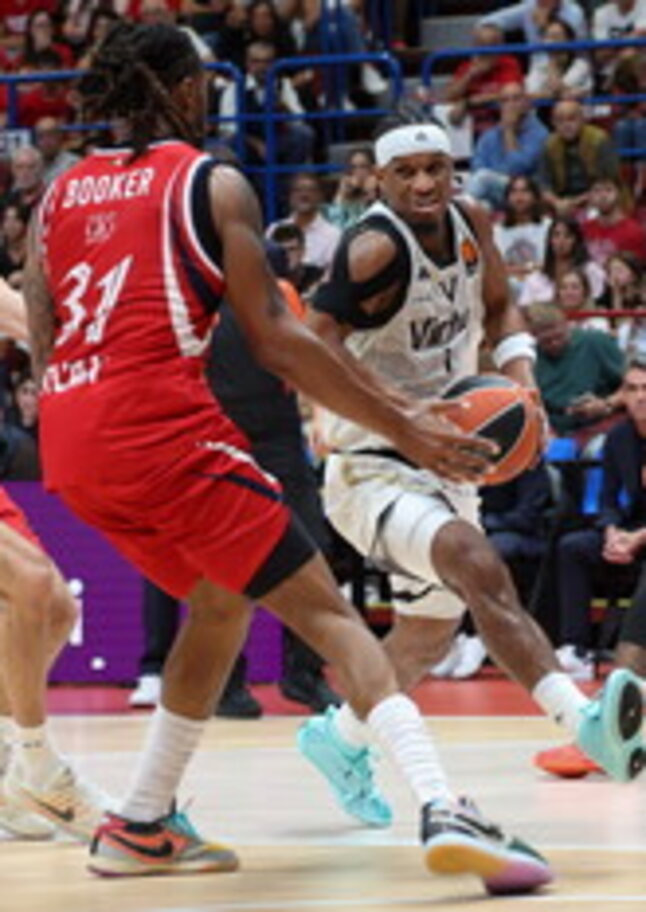 Devon Hall allo scadere trascina Milano: il derby di Eurolega con Bologna finisce 87-85