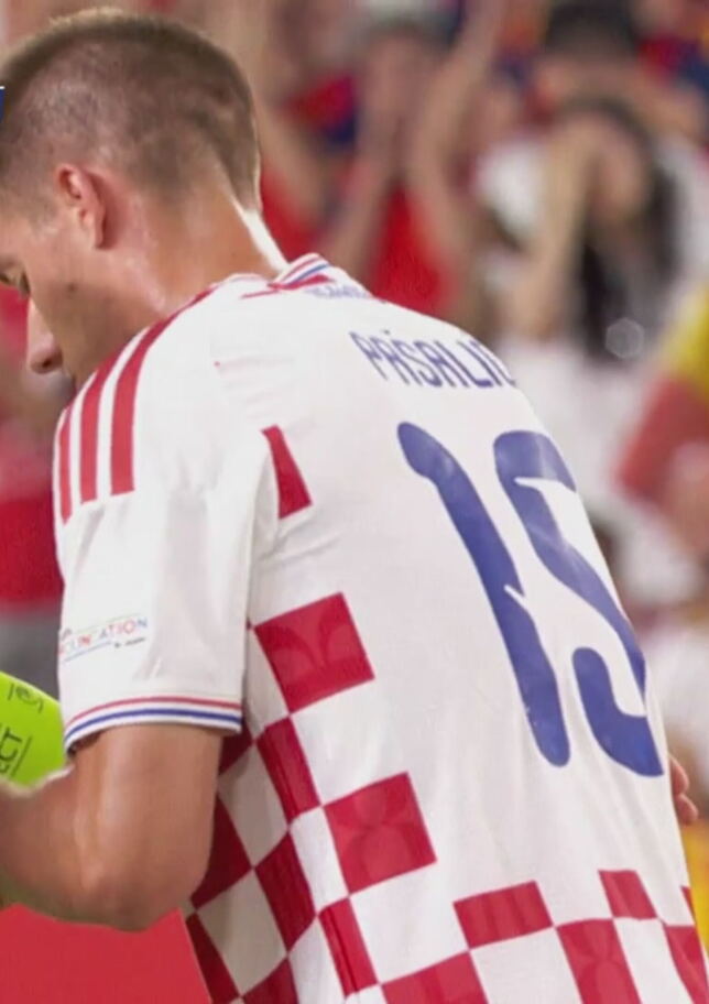 Modric, standing ovation