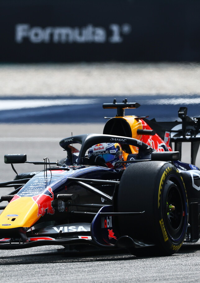Pole di Verstappen a Sepang, la Ferrari in prima fila con Hamilton