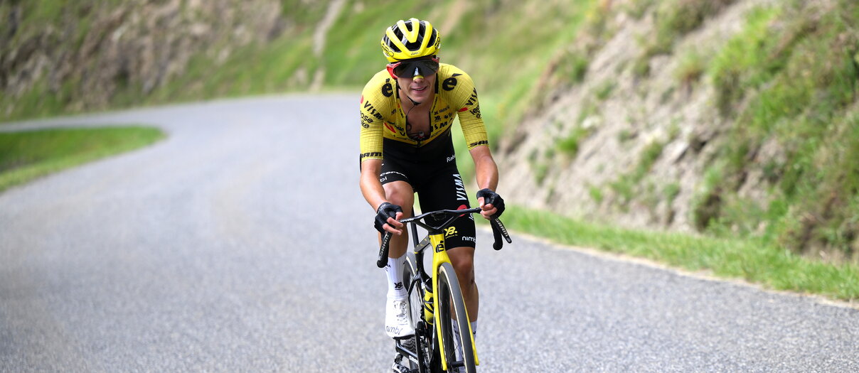 Ciclismo, Giro dell'Emilia: Piganzoli anticipa Pidcock in volata e trionfa sul colle di San Luca