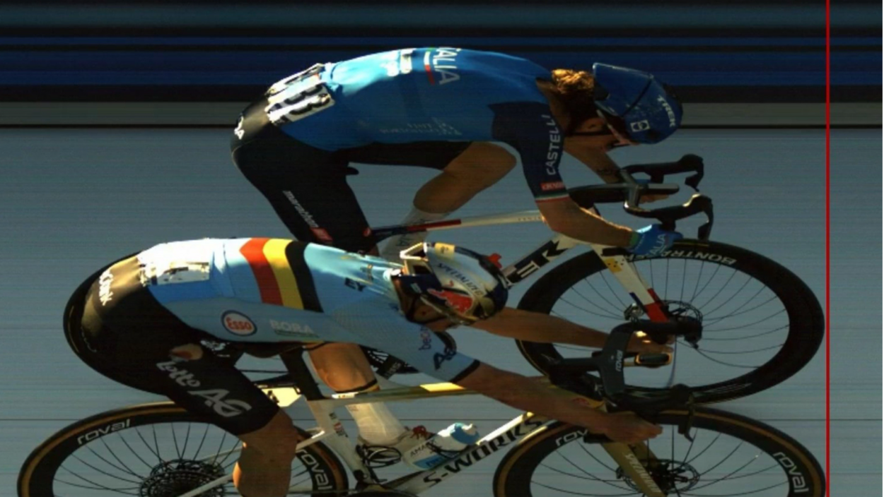 Evenepoel vince di un'unghia, Ciccone si dispera: fotofinish ed emozioni forti a Lubiana FOTO