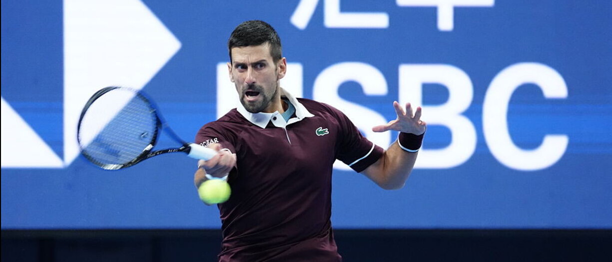 Tennis, Djokovic è tornato: De Minaur si ritira nel secondo set, Nole campione a Pechino