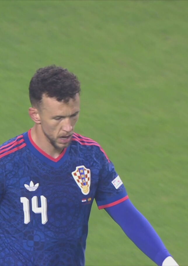 Perišic insacca sulla respinta di Unai Simon, Croazia-Spagna 1-0
