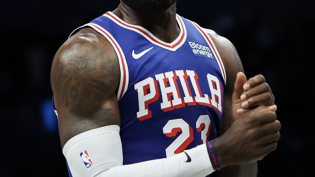 LeBron James all'esordio con Philadelphia: 5 assist nel solo primo quarto