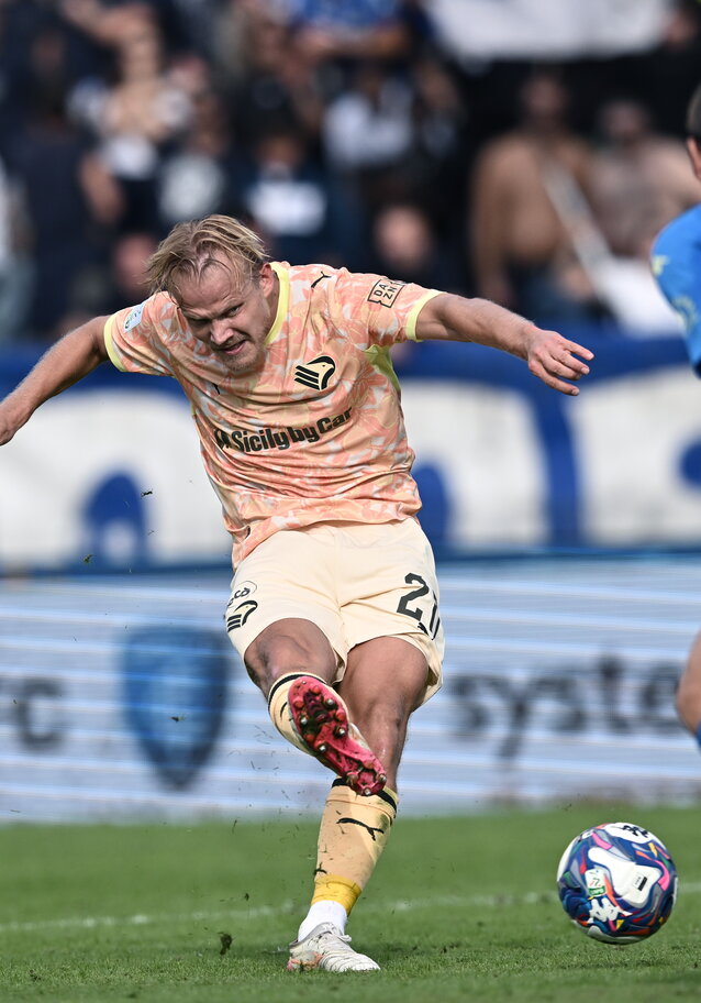 Serie B: il Palermo vola e allunga sulle inseguitrici, pari per il Südtirol