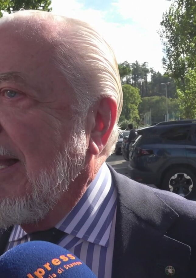 De Laurentiis: "Mai avuto dubbi su Allegri, finalmente si è rimesso a tre in difesa"