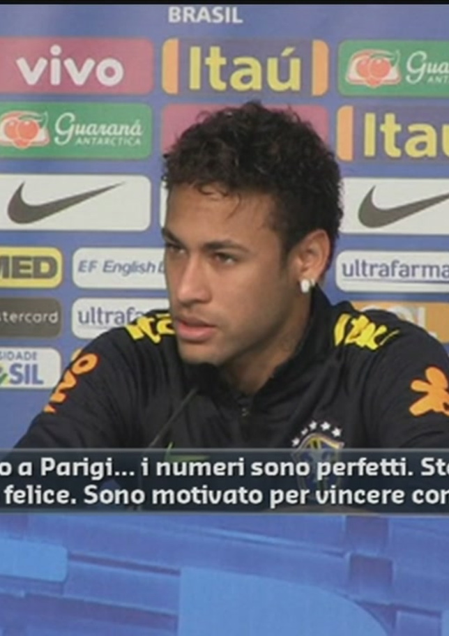 Neymar si commuove