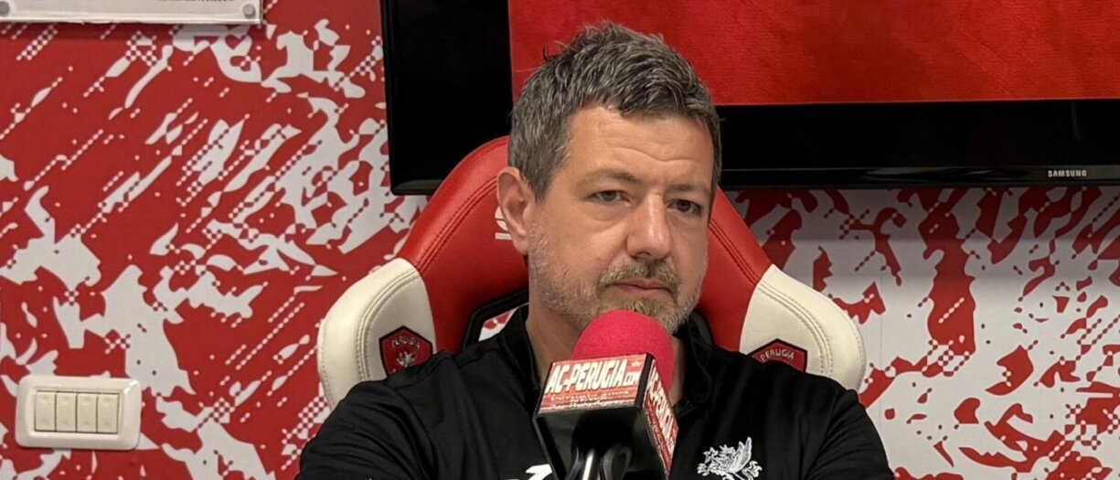 Gaucci shock: "Se fai l'arbitro hai dei problemi'". L'Aia tuona: "Parole inaccettabili"