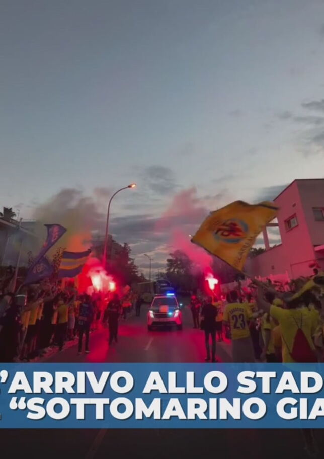 Il Villareal arriva allo stadio tra due ali di folla: che accoglienza