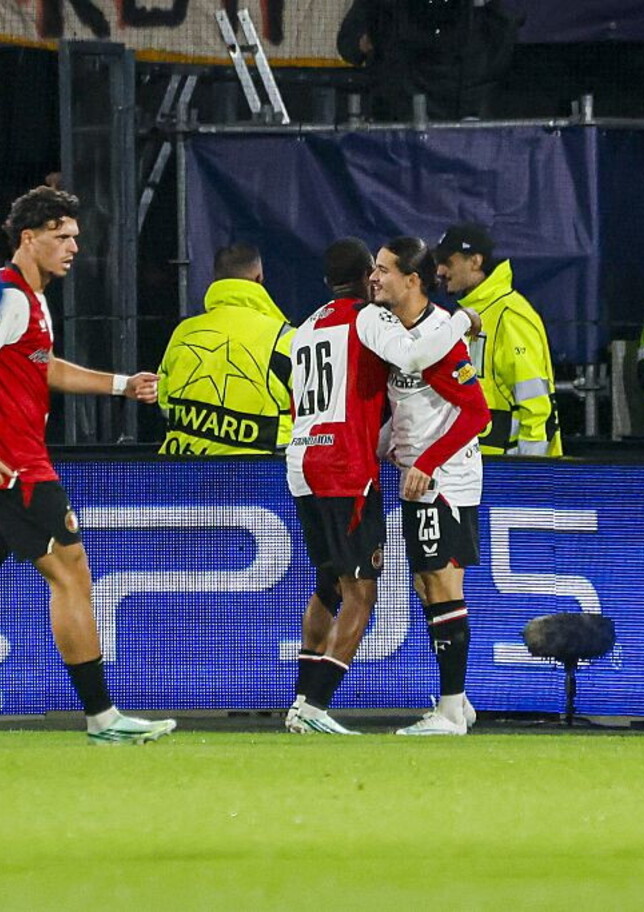 Diao illude il Como poi si fa male, Moussa si scatena e lancia il Feyenoord