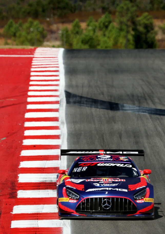 Verstappen vince la sfida con Rossi: super rimonta e 9° posto al GT World Challenge di Portimao