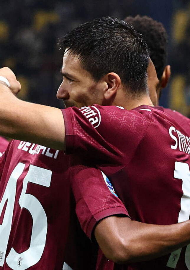 Simeone e Adams firmano il tris del Toro, notte fonda per il Parma di Gilardino