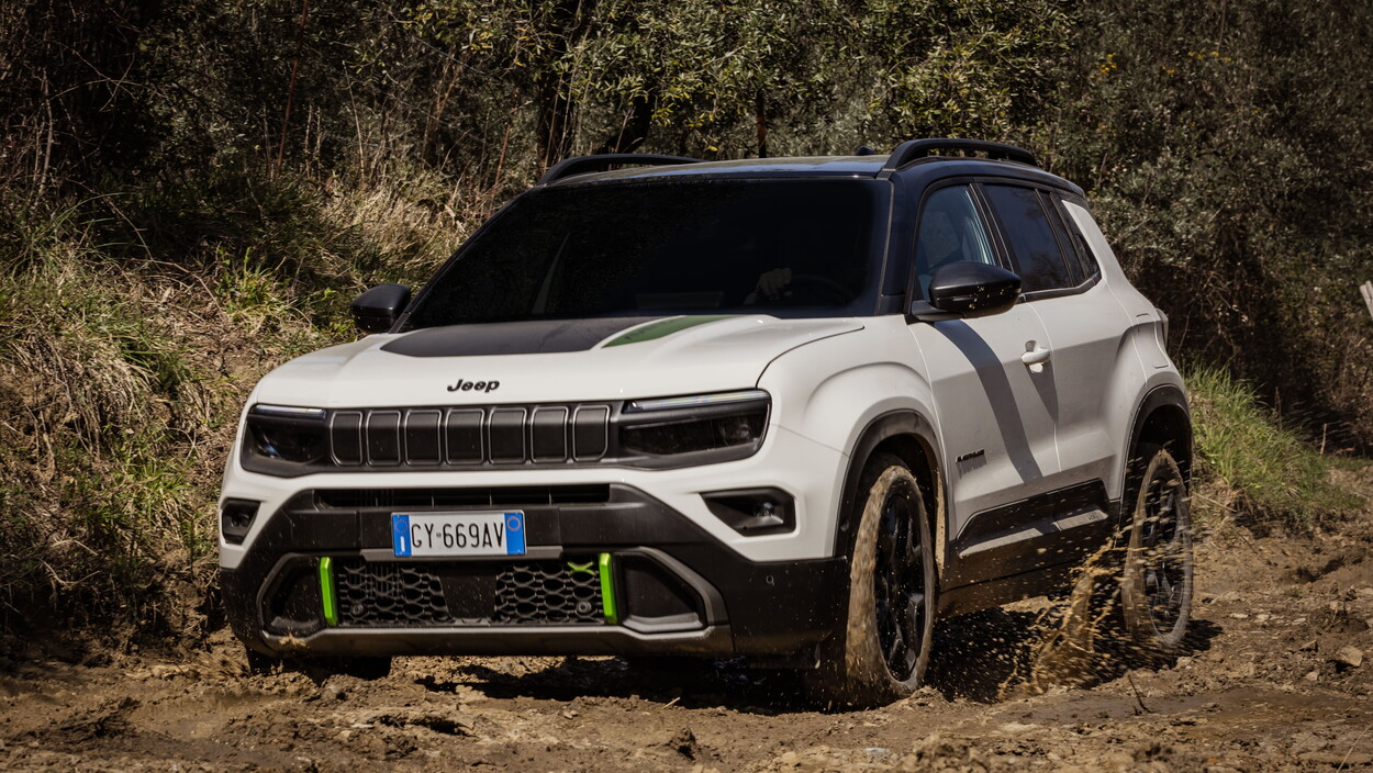 Jeep si allea con la Cina per produrre le elettriche