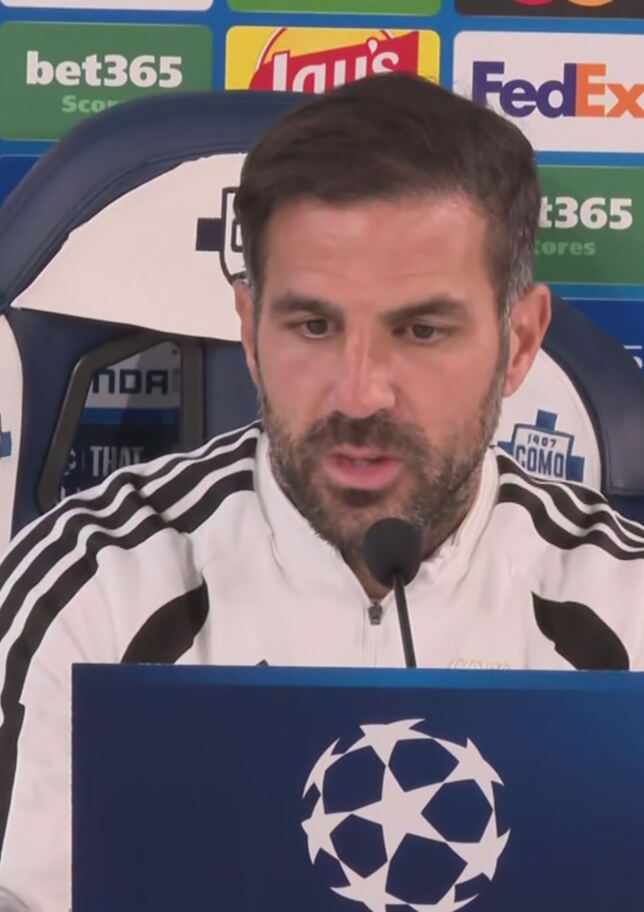 Fabregas: "E' un momento speciale. Non c'è tempo per pensare se sono in crisi o no"