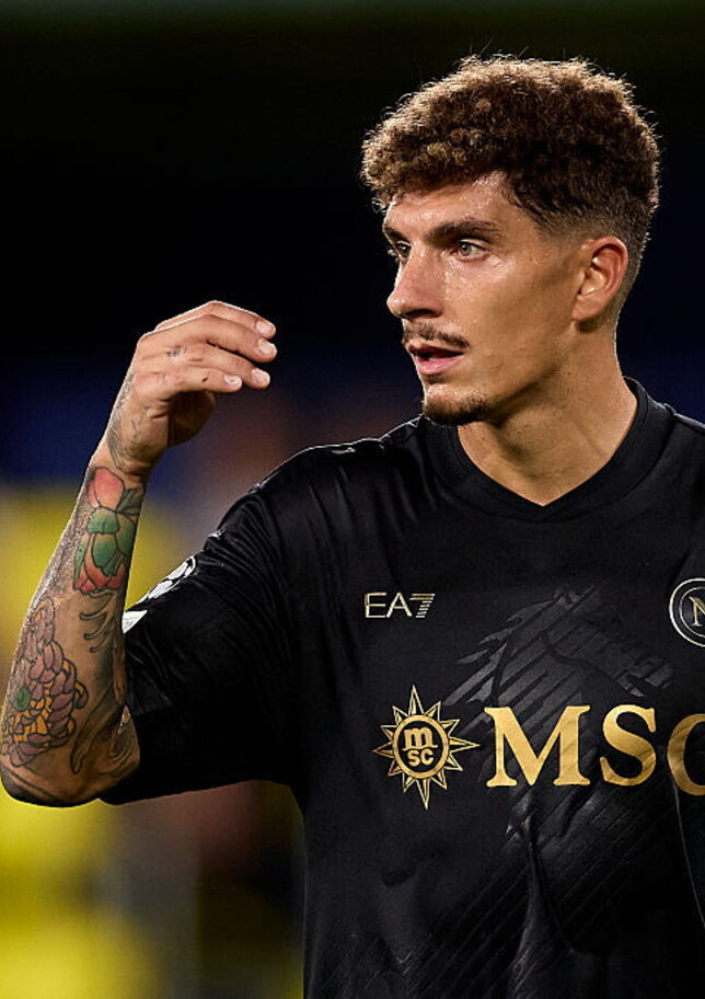 Di Lorenzo a gamba tesa su Bruscolotti: "Io poca roba? Da ex capitano non sparerò a zero sullo spogliatoio del Napoli"