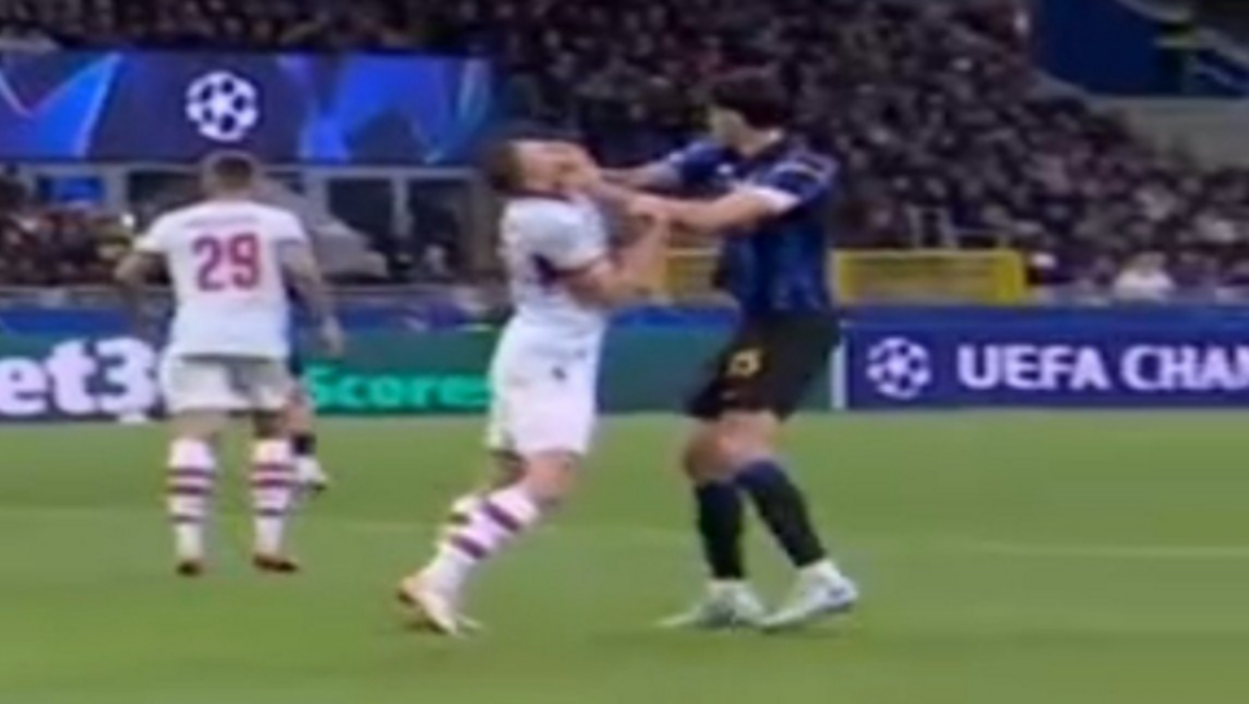 Inter-Shakhtar, scintille Bastoni-Ocheretko: espulso il difensore nerazzurro LA SEQUENZA