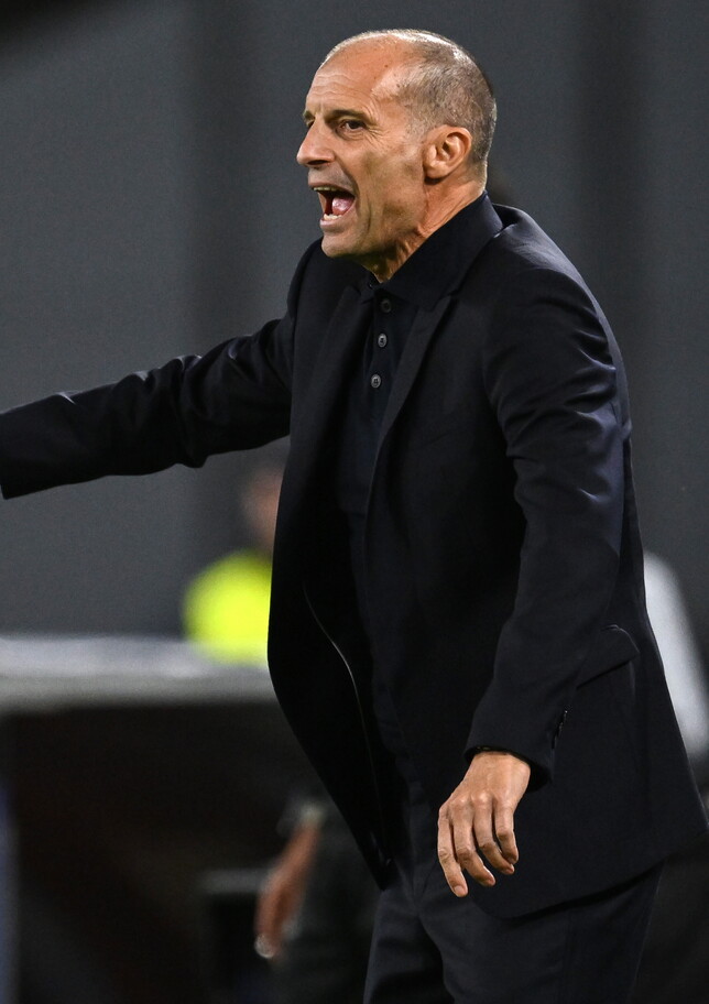 Allegri nervoso: "Gol subiti? Ho cambiato modo di giocare, ora tutti all'attacco. Dopo 25 anni, non sono lucido per commentare"