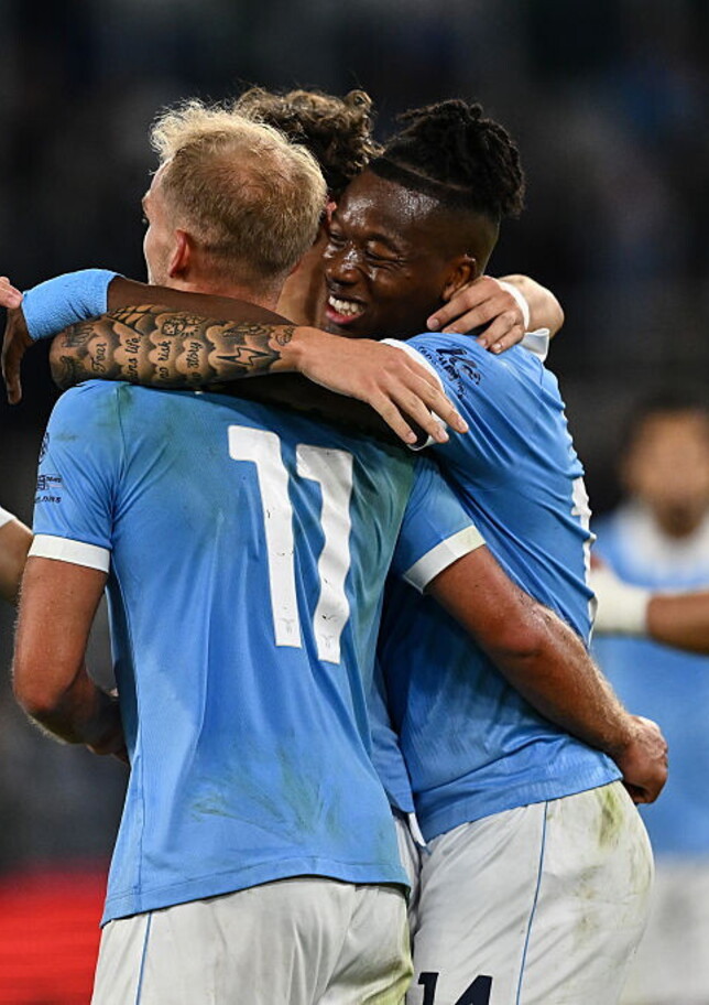 La Lazio non sbaglia un colpo: batte anche il Parma e si regala la vetta solitaria per una notte