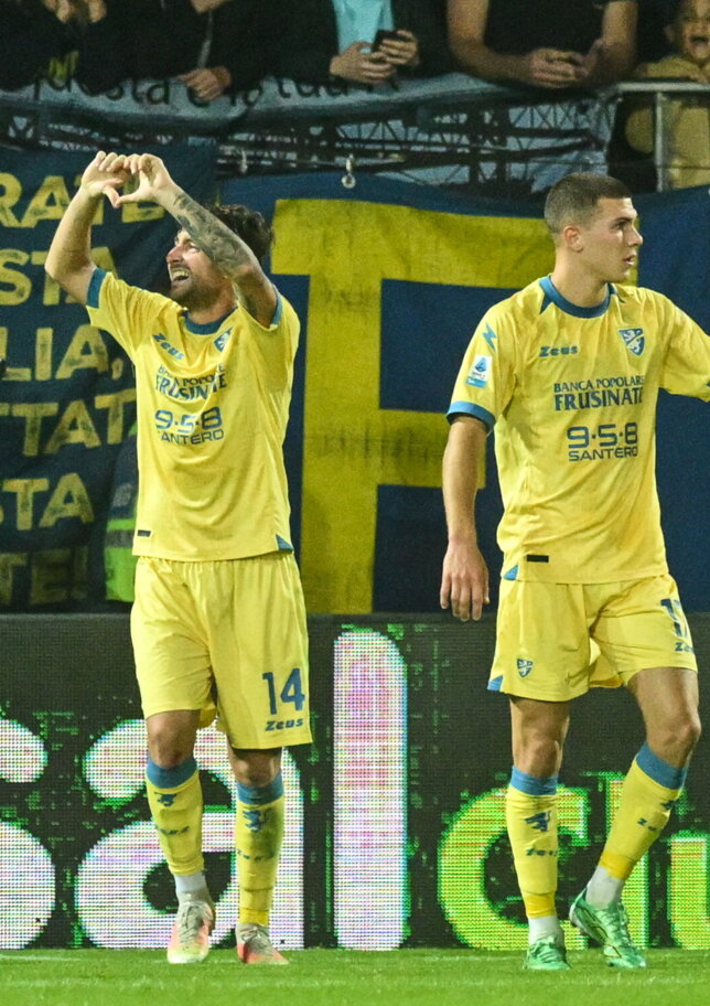 Altro che salvezza, il Frosinone sogna l'Europa: manita al Lecce e sesto posto solitario