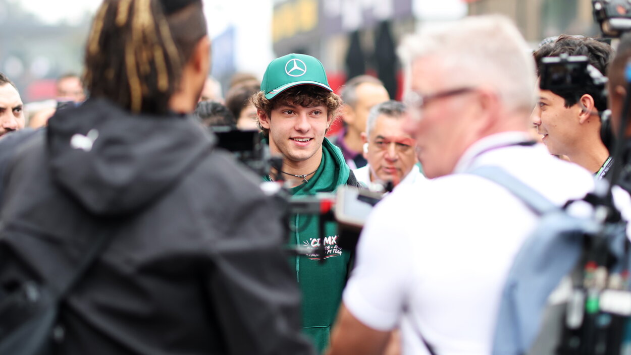 GP Messico, Antonelli stringe i denti: arrivato nel paddock e pronto per le prove
